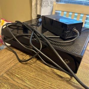 Xbox 1 Works perfectly… my husband just upgraded..